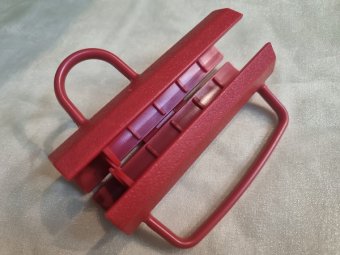 CLESTE CURATATOR FLORI                            